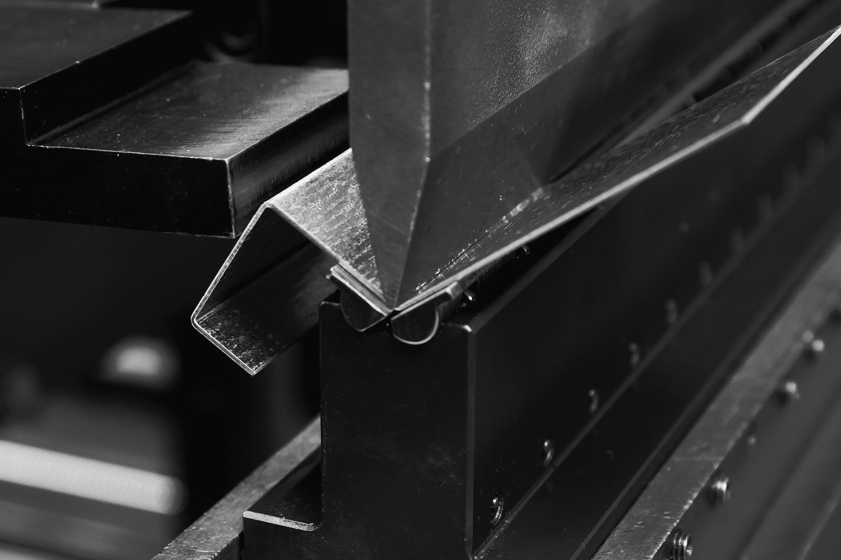 Piegatura di metalli con impianti evoluti e programmazione CAM 3D per massima precisione.